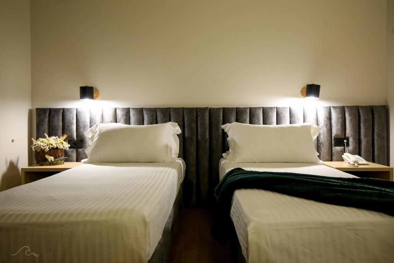 Hotel Libertas Vlorë 外观 照片
