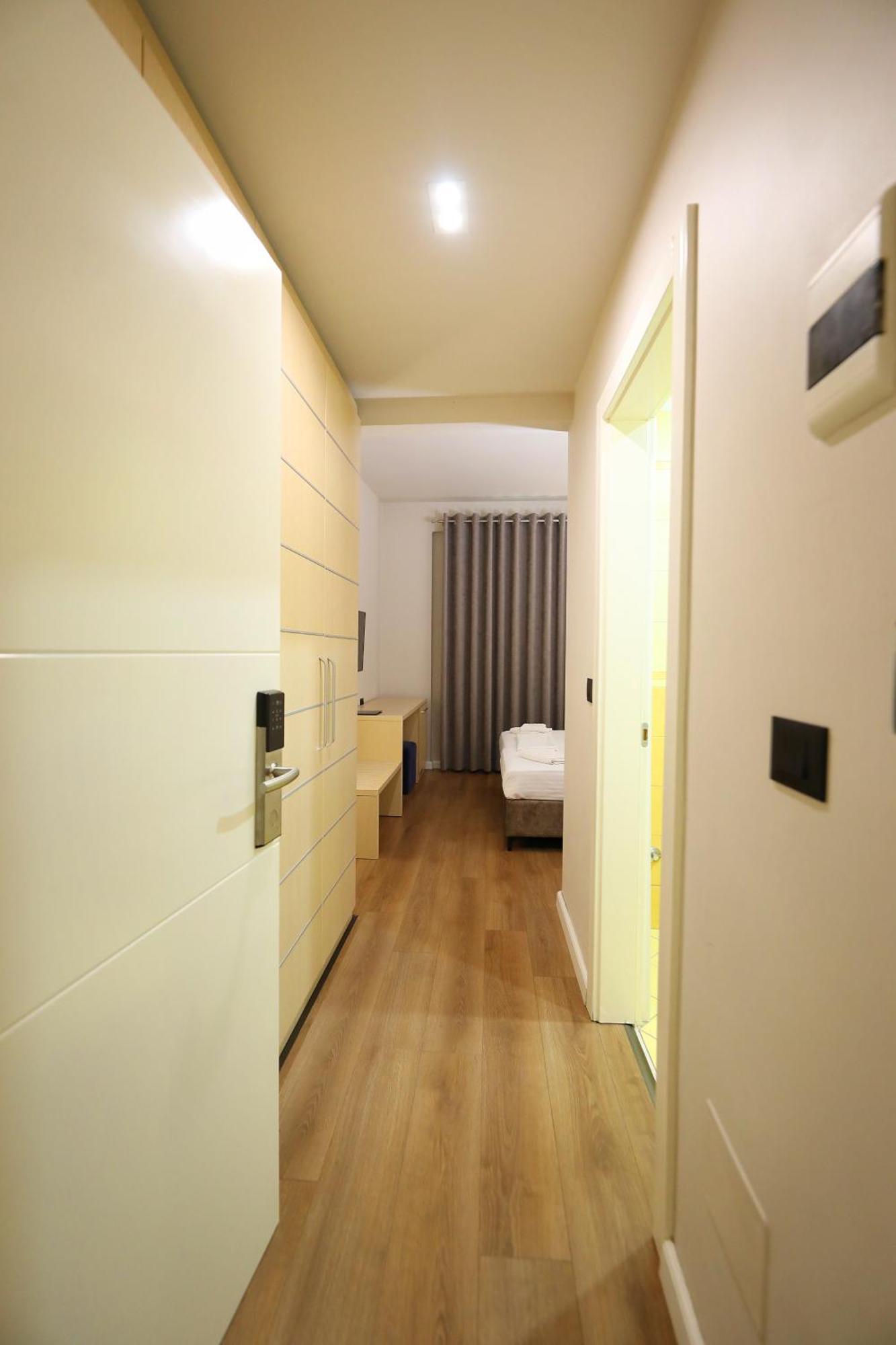 Hotel Libertas Vlorë 外观 照片