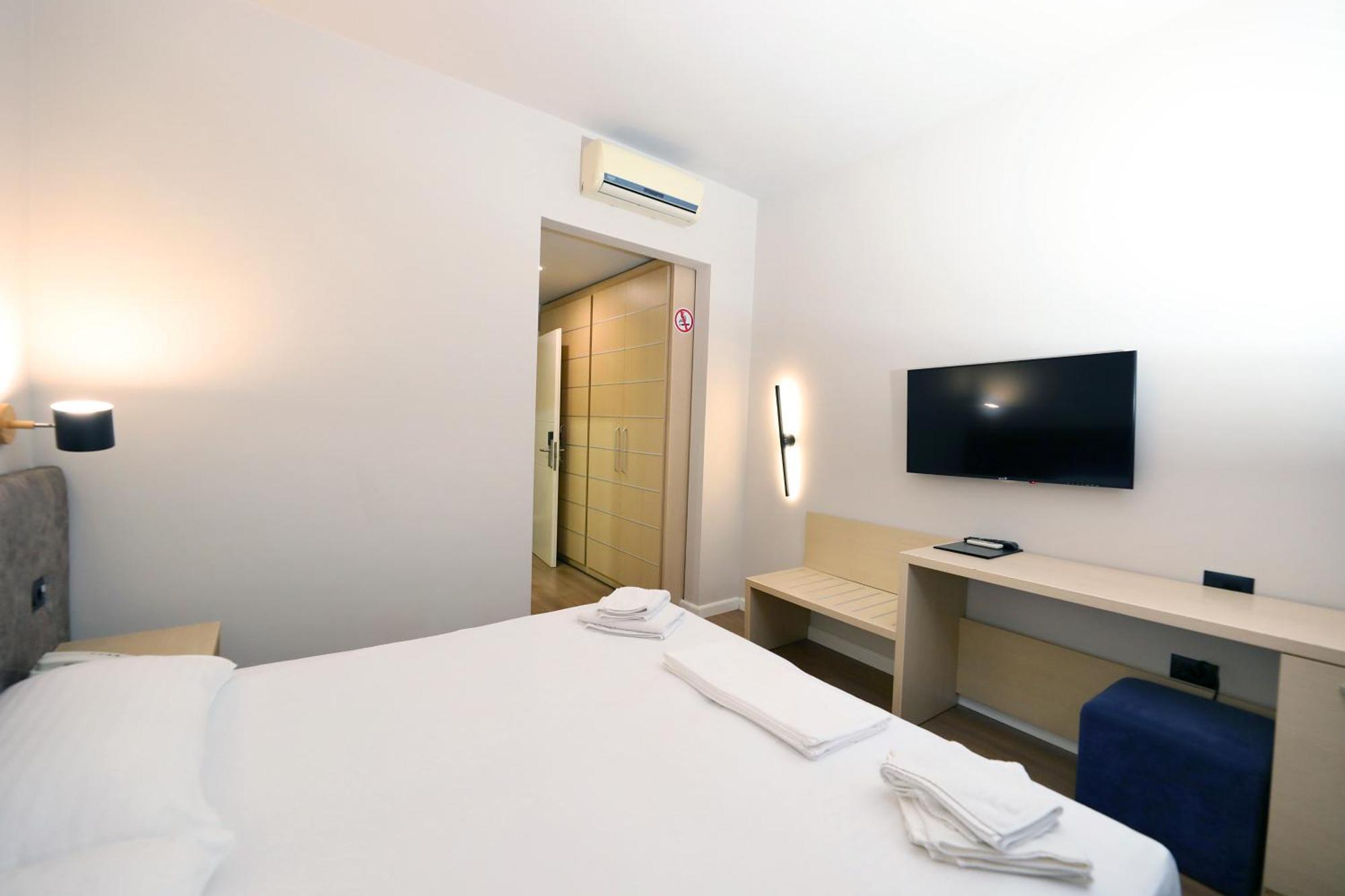 Hotel Libertas Vlorë 外观 照片