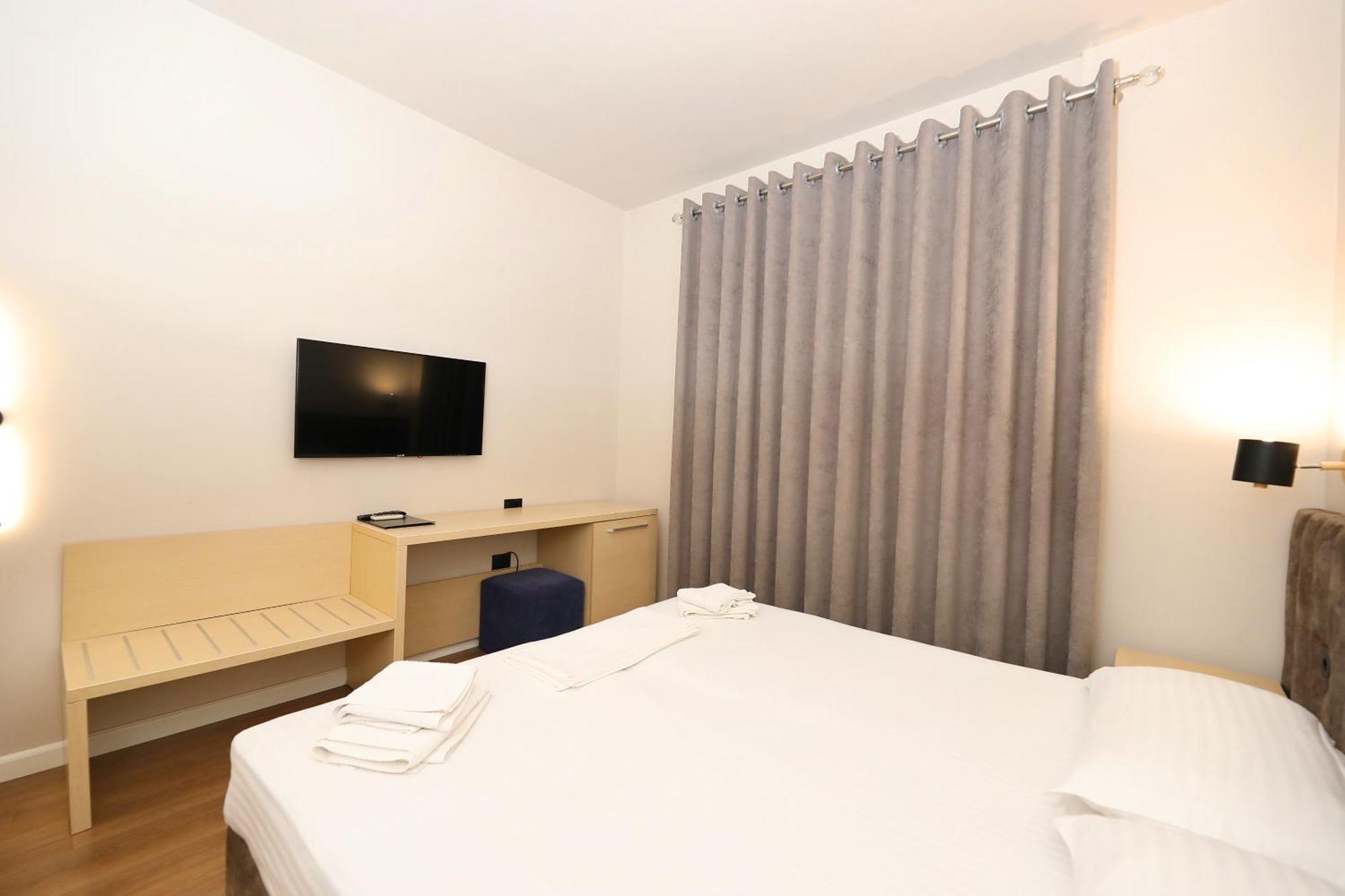 Hotel Libertas Vlorë 外观 照片